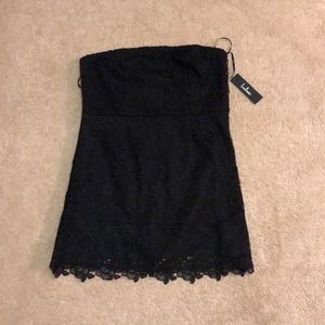 Lulus never worn little black strapless dress.